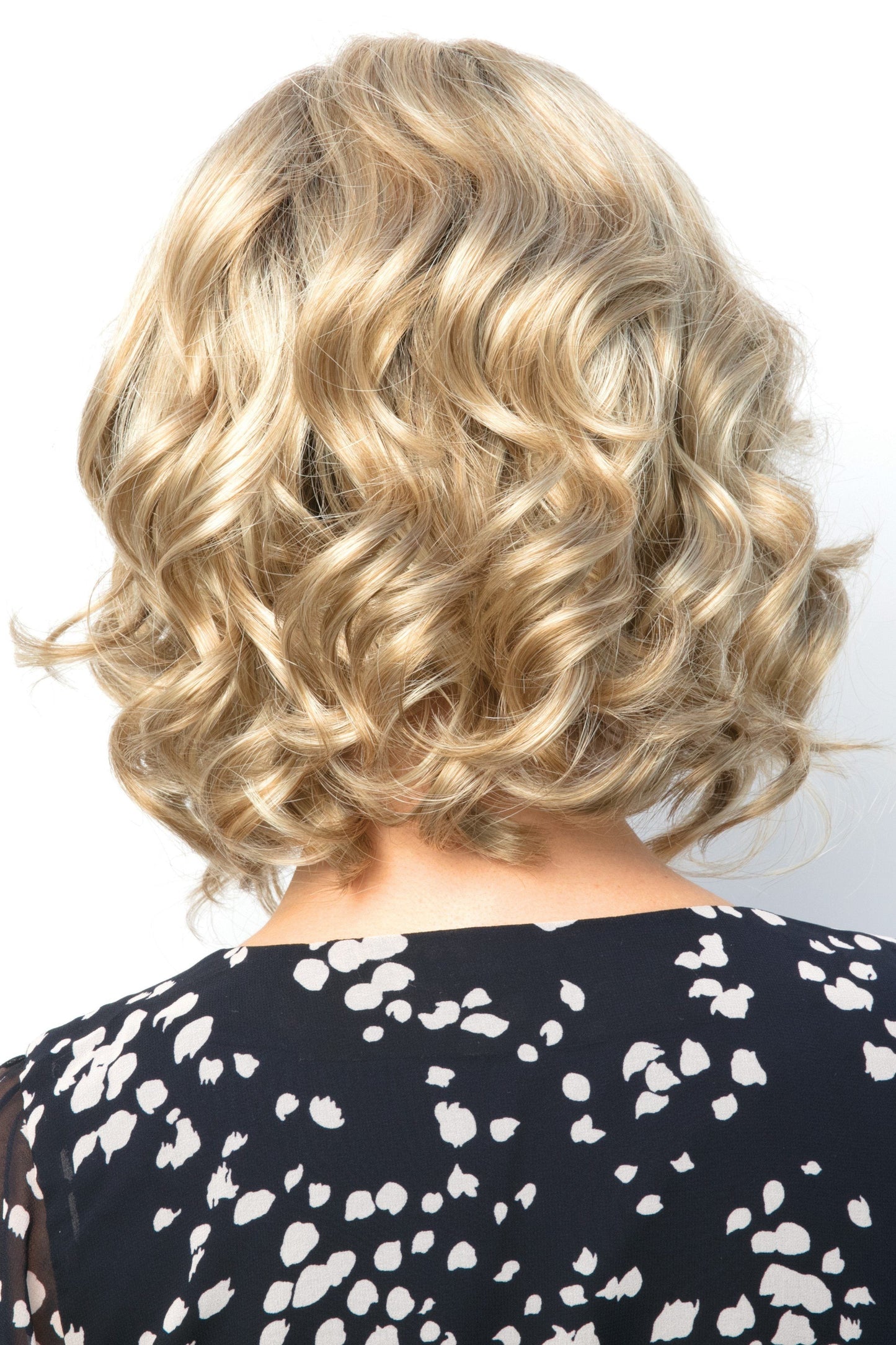 Amore Wigs - Reign (#2571)