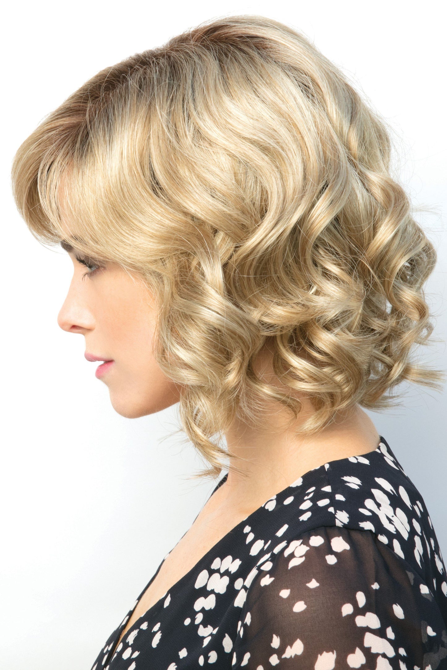 Amore Wigs - Reign (#2571)